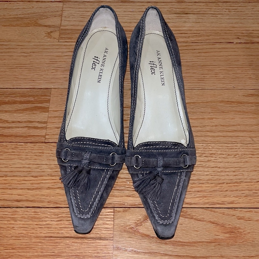 Anne Klein, gray pumps, size 6